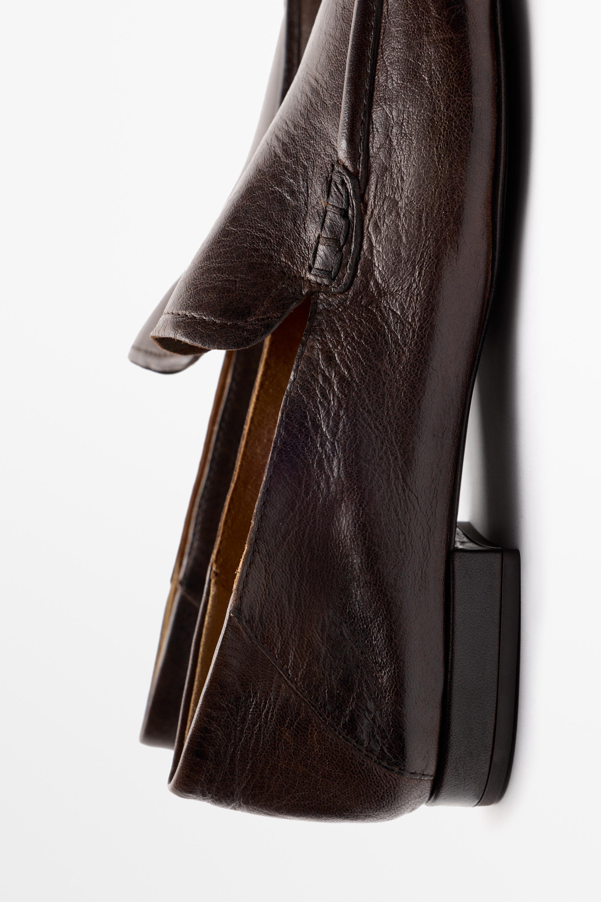 Leather heel loafer